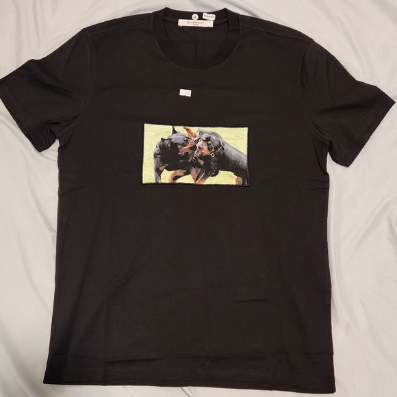 Givenchy Tshirt size M - Picture 1 of 2